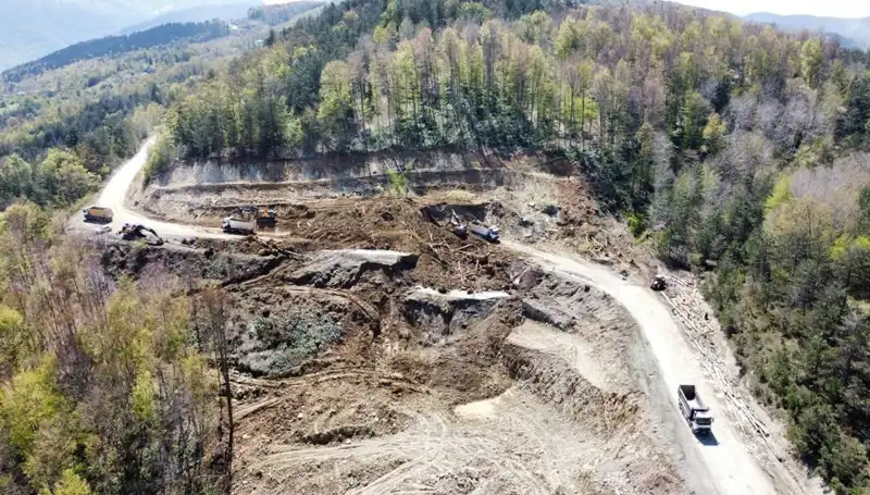 Kastamonu-Çatalzeytin Yolunda Meydana Gelen Heyelan Ulaşımı Olumsuz Etkiledi