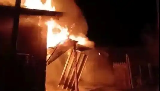 Karabük'te Yangın Paniği: İki Ev Kül Oldu