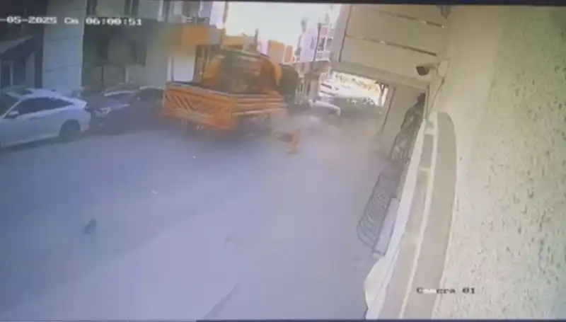 Kontrolden Çıkan Vinç, 23 Araca Çarparak Faciayı Önledi