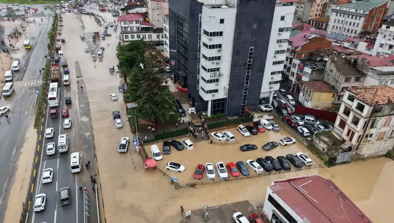 Trabzon'da Sel Felaketi: Çamurun Ardında Kaybolan Hayatlar Aranıyor