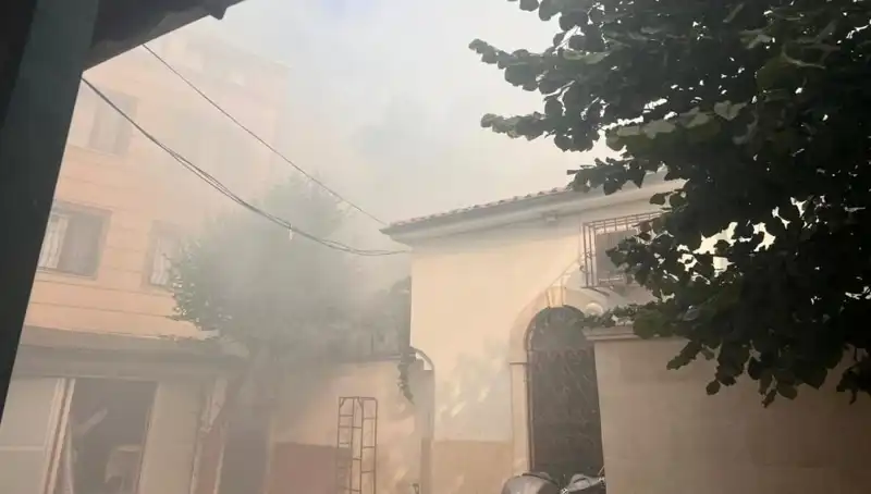 Fatih'te Tarihi Tahta Minare Hamamı’nda Yangın Paniği: Zarar Ne Kadar?