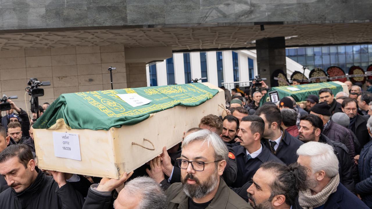 Bolu'daki Faciada Kaybedenler Son Yolculuklarına Uğurlandı