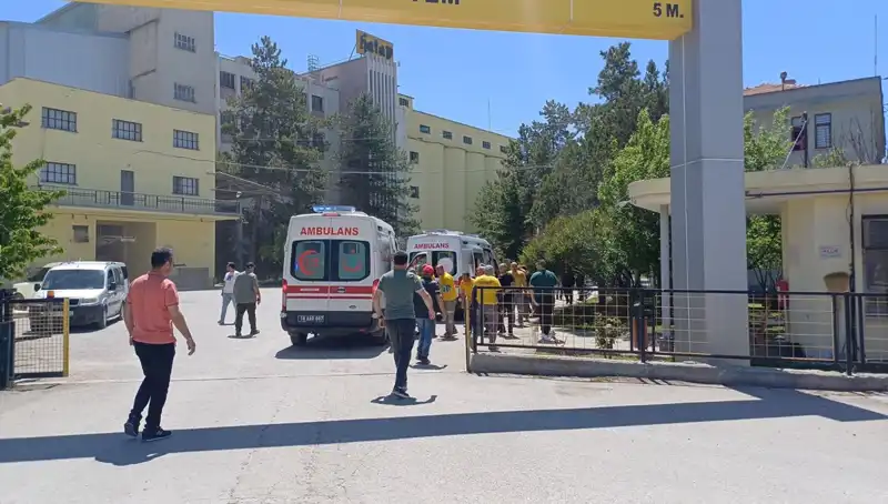Çorum'da Un Fabrikasında Patlama: 10 Yaralı, Durum Ciddi!