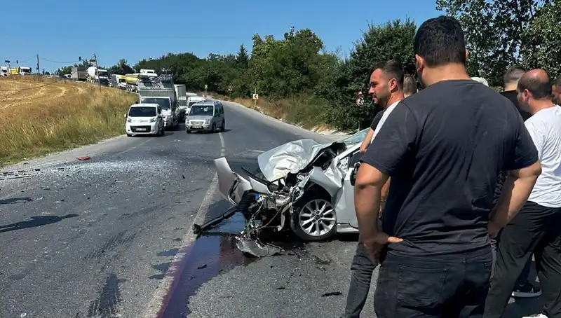 İstanbul'da Feci Kaza: Kalp Krizi Geçiren Şoför Otobüse Çarptı!