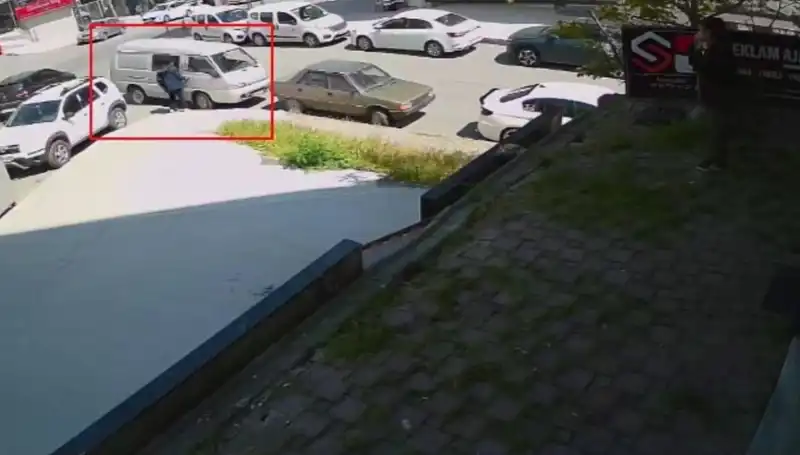 Aracını Çalmak İstemeyi Planlayan Hırsız Suçüstü Yakalandı