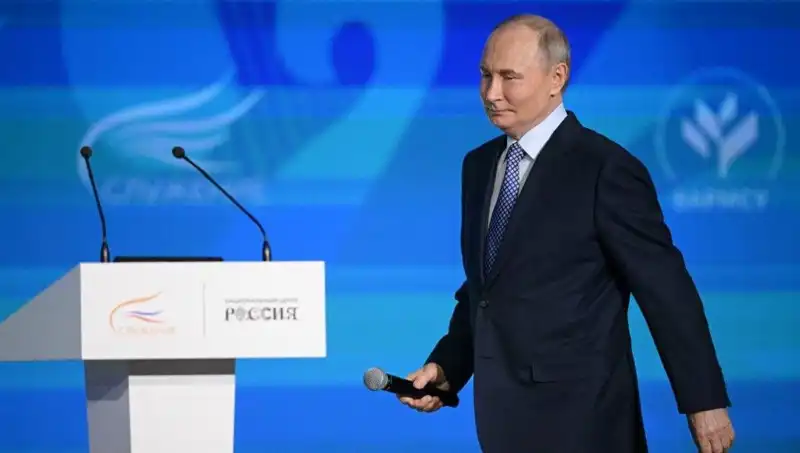 Rusya'da 'Yabancı Ajan' Yasasıyla Yeni Dönem: Putin'in İmzası Ne Anlama Geliyor?