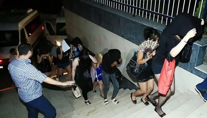 Düzce'de Fuhuş Çetesi Operasyonu: 5 Zanlı Gözaltına Alındı