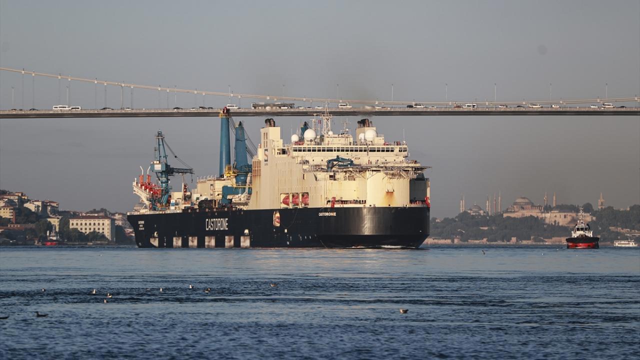 İstanbul Boğazı'nda Gemiler Yeniden Yola Çıktı
