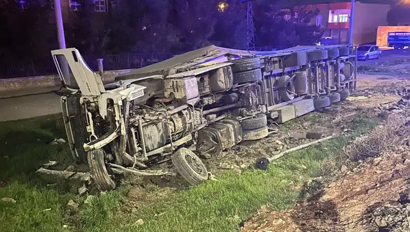 TIR Kazasında 6 Yaralı: Görünmeyen Tehlike Nedir?