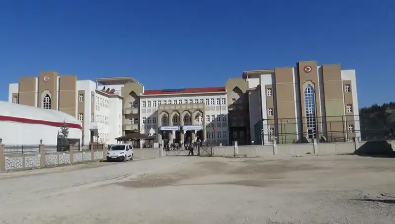 Ortaokulda Öğretmenden Öğrenciye Şiddet İddiası: Eğitime Son Nokta Mı?