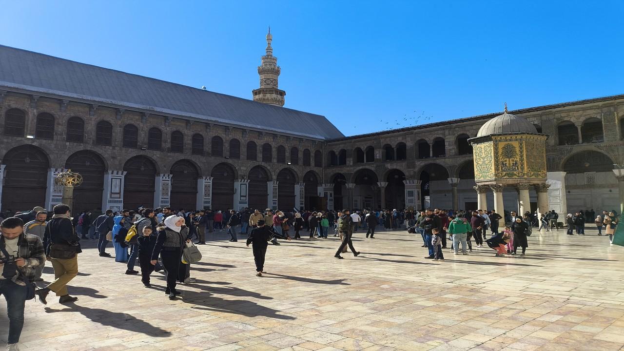 Emevi Camii İmamı: Erdoğan'ın Yardım Eliyle Birlik ve Dayanışma