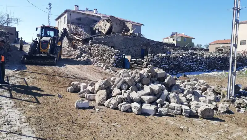 Kayseri'de Ahır Çöktü: 35 Hayvan Telef Oldu, Geçmişte Olmayan Bir Olay!