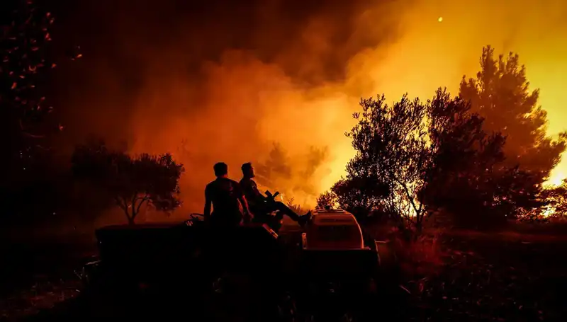 Çanakkale'de Yerel Halkı Endişelendiren Orman Yangını: 785 Kişi Tahliye Edildi