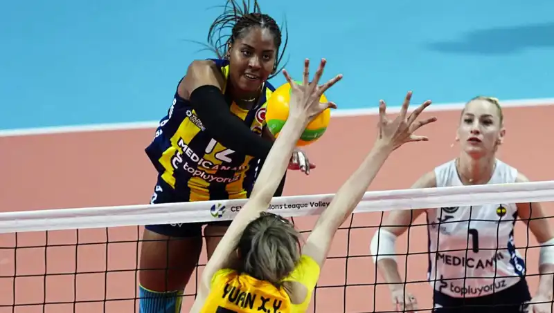 Avrupa Arenasında Türk Mücadelesi: Fenerbahçe, VakıfBank'ı 3-0 İle Geçti