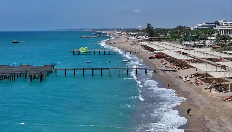 Antalya Sahillerinde Güneşli Hava: Yaz Sezonuna Hazır mısınız?