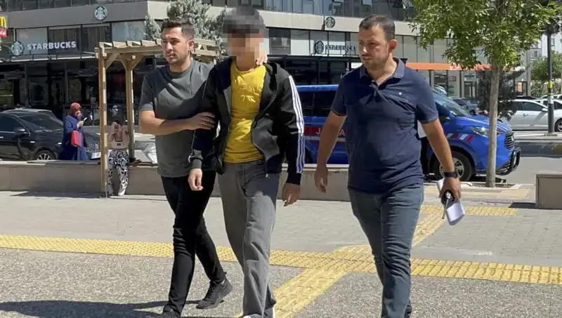 Tartışmanın Sonucu: Genç Kardeş Ağabeyini Bıçakladı, Olay Yerinde Geleneksel Dram