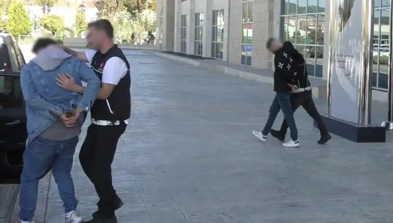 Uşak'ta Uyuşturucu Operasyonu: Dört Kişi Tutuklandı