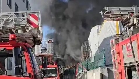 Tuzla'daki Fabrika Yangını: Yangın Kontrol Altında, Çalışmalar Devam Ediyor