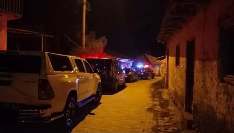 Oğlu Tarafından Katledilen Adamın Cenazesi, Gözyaşları İçinde Toprağa Verildi