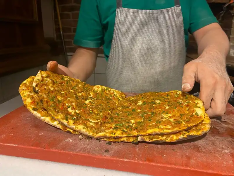 İstanbul’da Lahmacun Fiyatları: Semtler Arasındaki Uçurum Nedenleri Neler?