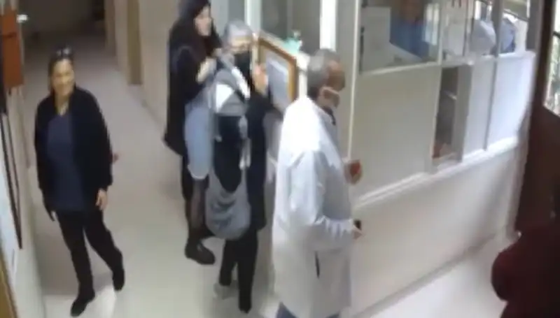 Üsküdar'da Doktorun Cumhurbaşkanına Hakaret Suçlaması Gündem Oldu