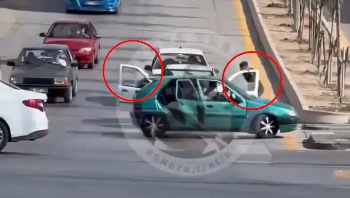 Trafikte Bıçak ve Kılıçlarla Saldırı: Gözaltı Operasyonları Gündemde