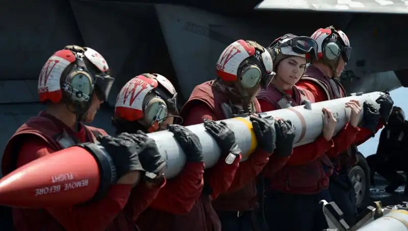Amerikan Füzeleri Suudi Arabistan'a Gönderiliyor: Güvenlik Stratejisinde Değişim Mi?