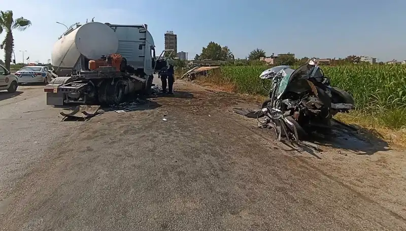 Adana'da Tankerle Çarpışan Otomobil ve Kamyonun Feci Kaza Kaçınılmazdı!