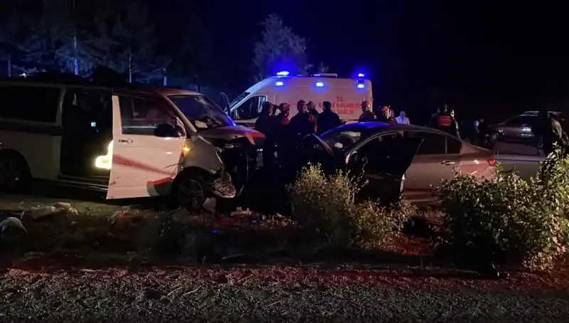 Ters Yön Faciası: Kafa Kafaya Çarpışma Sonrası Kanlı Bilançoya Ulaşan Kaza