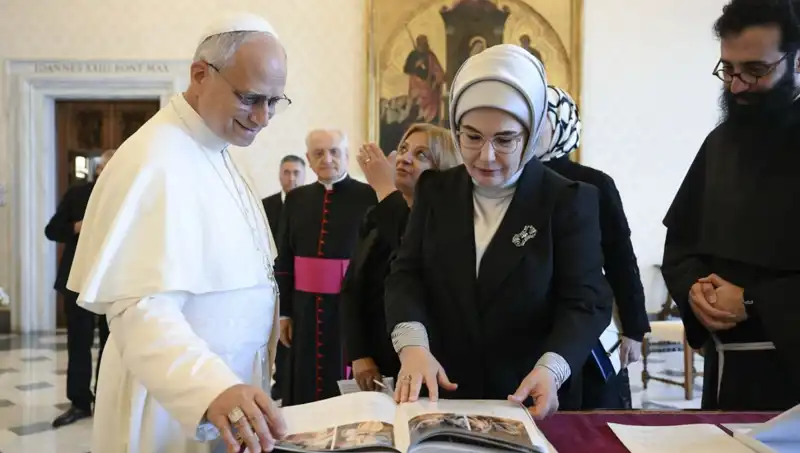 Emine Erdoğan ve Papa Leo: Gazze İlişkileri Üzerine Önemli Görüşme Gerçekleşti
