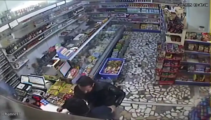 Cezaevi Firarisi Markette Dehşet Saçtı: Bıçak ve Mermerle Ortalığı Karıştırdı