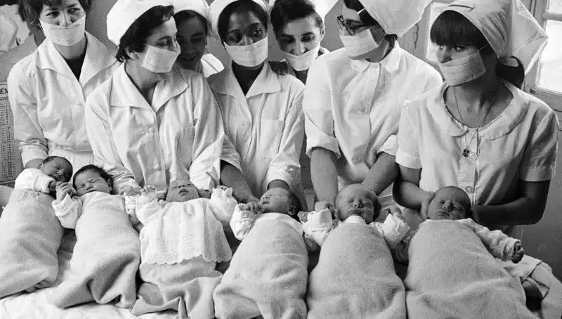 70 Yıl Sonra Gerçeği Öğrendi: Hastanede Karışan İki Kardeşin Hikayesi