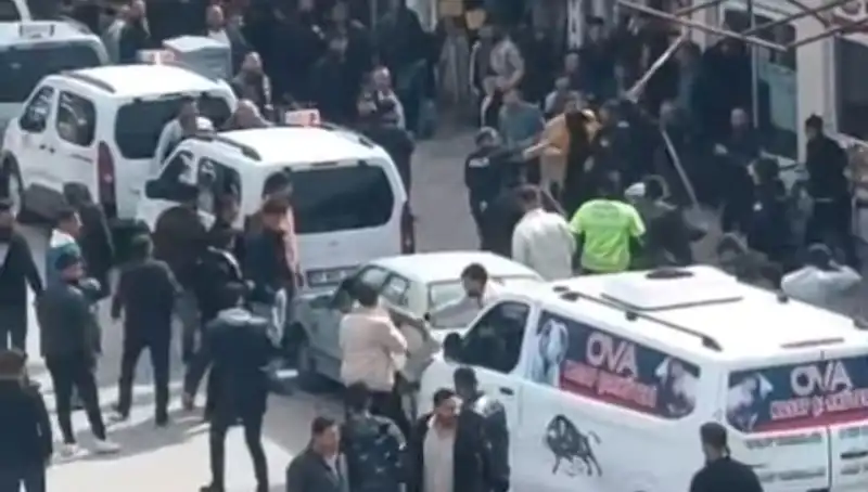 Erciş’te Taşlı Sopalı Kavga: 7 Kişi Gözaltına Alındı, Olayın Perde Arkası Ne?