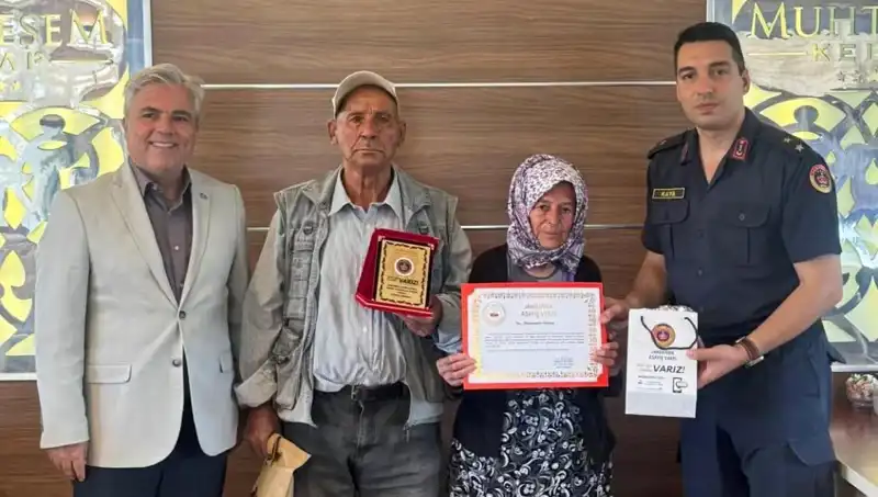 Tek Varlıklarını Jandarmaya Bağışlayarak Duygusal Bir Mesaj Verdiler