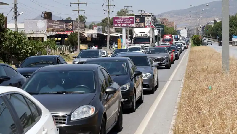 60 Kilometrelik Araç Kuyruğu: Aydın'dan Muğla'ya Uzanan Trafik Çilesi!