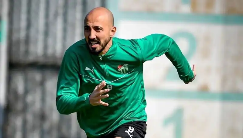 Milli Futbolcunun 2. Lig Hayali: Yeni Bir Başlangıç Mı?