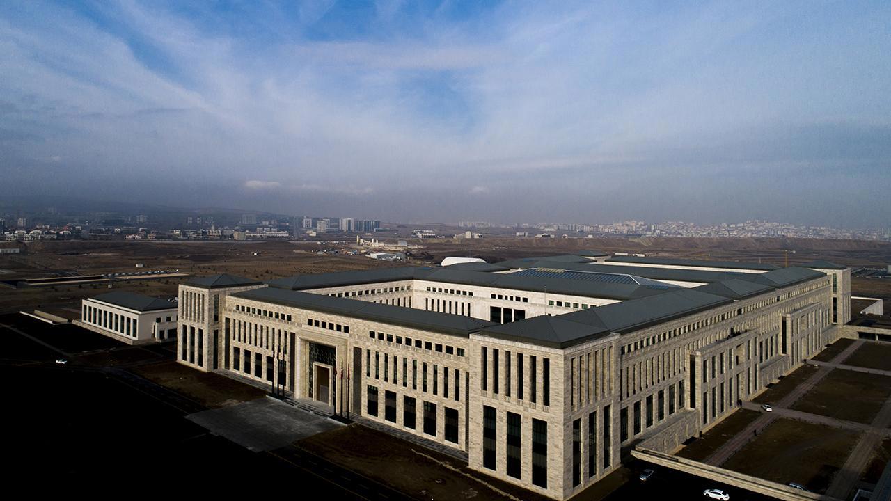 Gençlerin ilgi odağında MİT'in kariyer fırsatları!