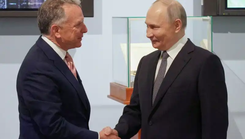** Putin, ABD ile İlişkileri İyileştirmek İçin Önemli Bir Adım Atıyor: Moskova'daki Uzun Süreli Görüşme**