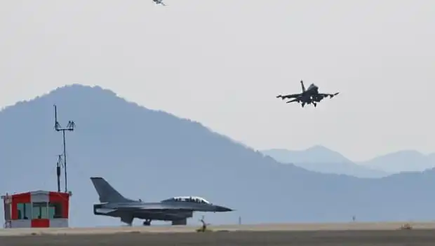 Güney Kore'de Savaş Uçağı Yanlışlıkla Köyü Bombaladı: Yaralılar Var!