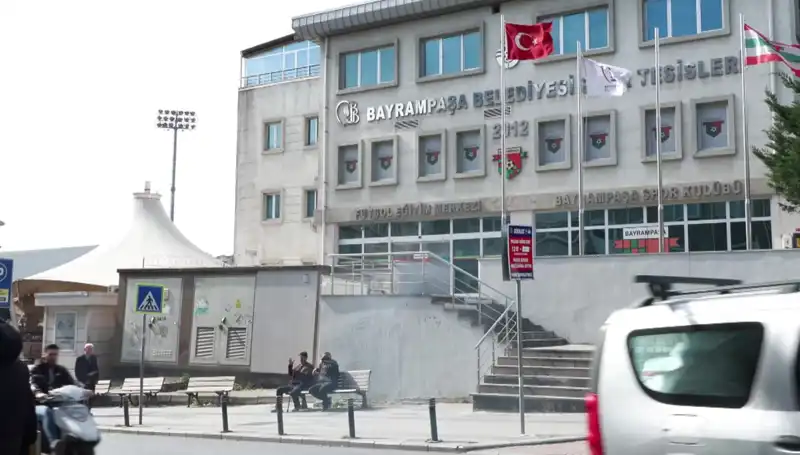 Arda Turan Spor Kompleksi'nde Otoparkı Bastı: Büyük Hasar Mı Bekleniyor?