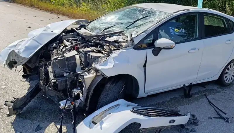 Çanakkale'de Feci Trafik Kazası: İki Yaralı Kurtarıldı!