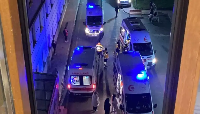 53 Öğrencinin Akşam Yemeği İle Zehirlenmesi: Hastanelik Oldular!