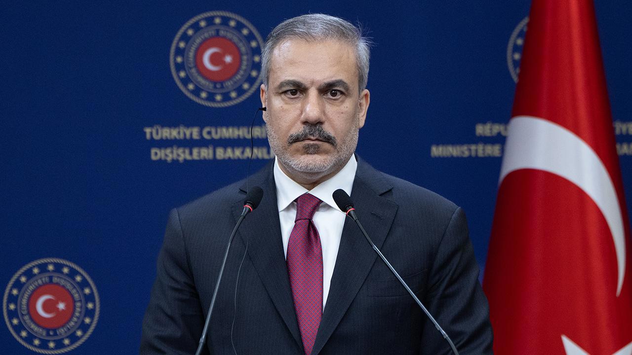 Bakan Fidan'dan sert açıklama: Suriye'de YPG'ye yeni yönetim veya operasyon uyarısı!