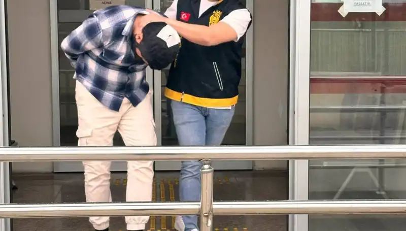 Tartışma Sonrası Ağabeyini Vuran Genç, Olayı Anlattı: "Kafama Şişeyle Vurdu"