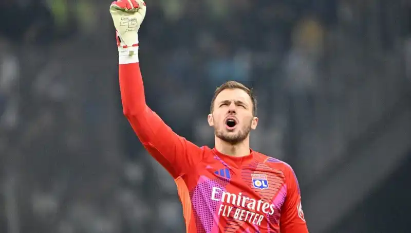 Spor Gündeminde Sıcak Gelişmeler: 1 Mart 2025 Transfer Haberleri