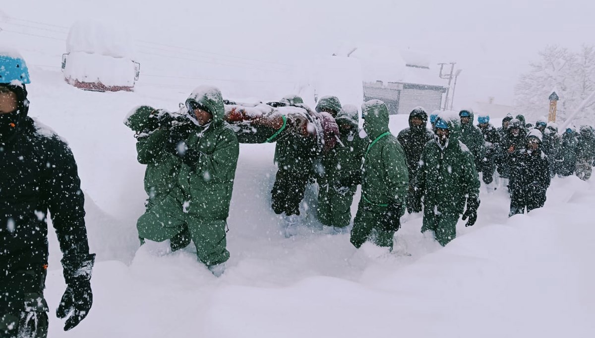 Himalaya Dağları'nda Korkutan Çığ Felaketi: 41 Kişi Kayıp!