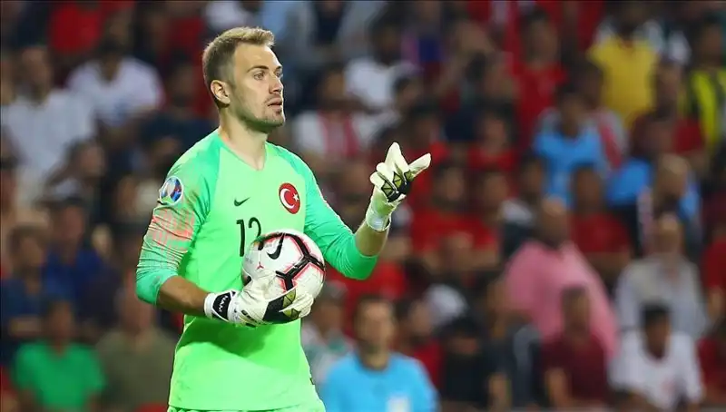 Mert Günok Futbolu Bırakma Kararını Açıkladı: Emeklilik Yaşı Nedir?