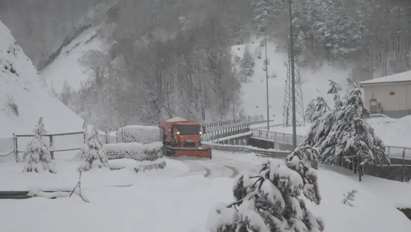 Bolu Dağı'nda Kar Yağışı: Kış Manzarası ve Seyahatseverler İçin Yeni Fırsatlar