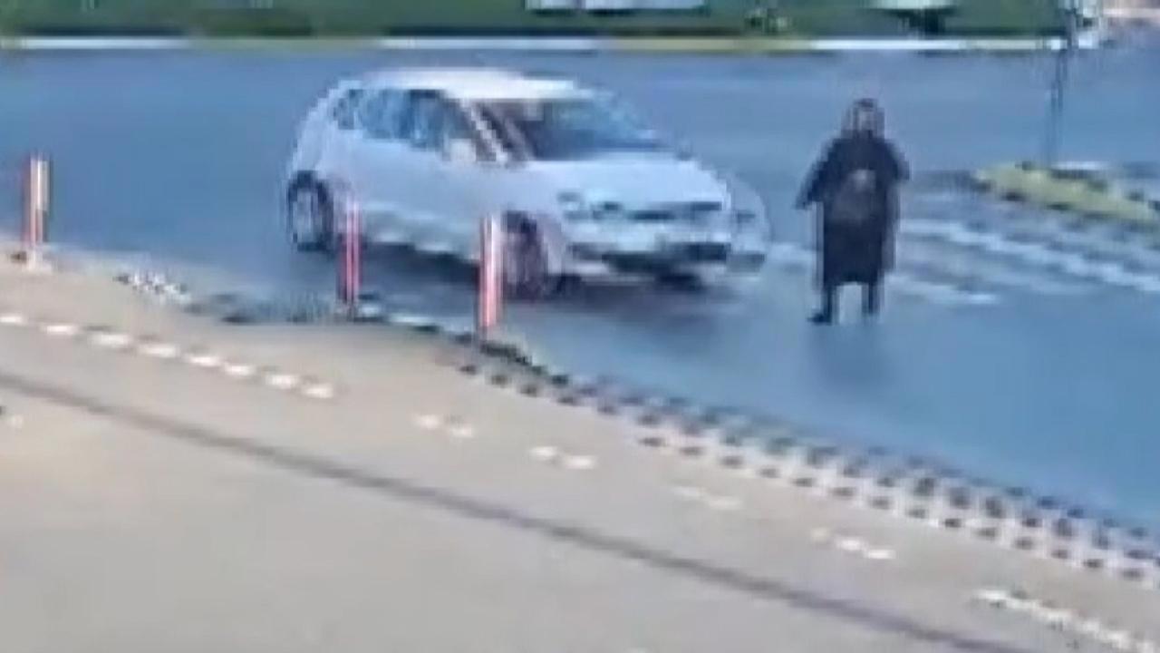 Araç Çarptı, Yardım Beklerken İkinci Kaza Geçirdi
