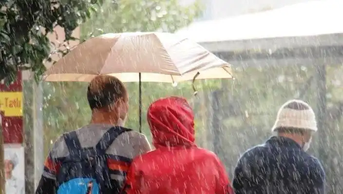Aydın'da Sağanak Yağış Alarmı: Meteoroloji’den Önemli Uyarılar Geldi!